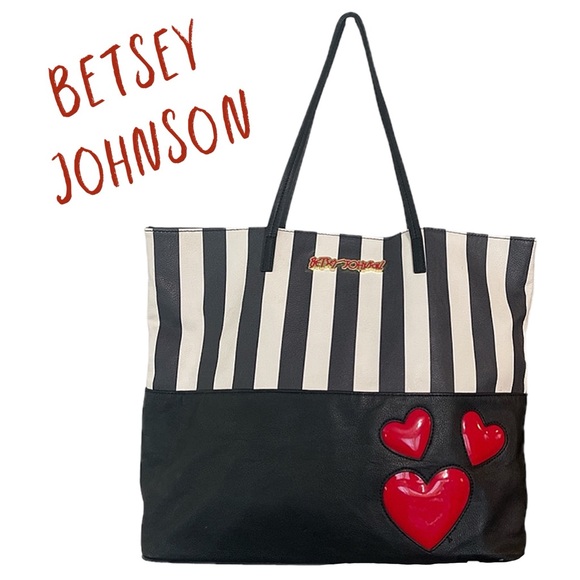 Betsey Johnson Handbags - BETSEY JOHNSON 🖤♥️🖤 Large Tote EUC